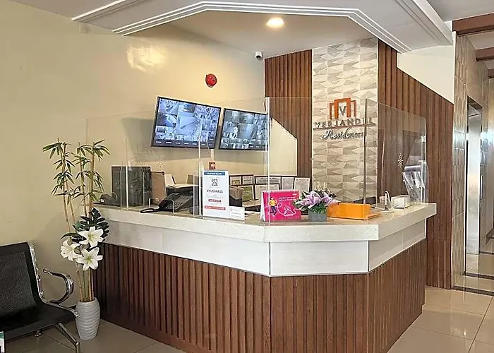 호텔 Verjandel Residences 3*